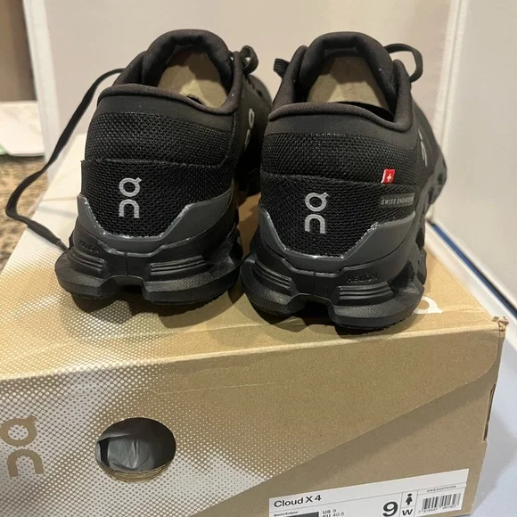NIB Auth On Sz 9 Women’s Black Eclipse Cloud X 4 Running Sneakers Shoes Rt $160! - Picture 6 of 16
